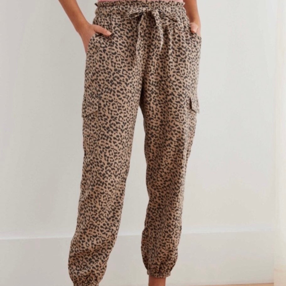 Aerie Leopard Joggers W